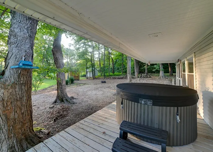 Ferienhaus Fall Foliage & Hot Tub Nights: Shawnee
